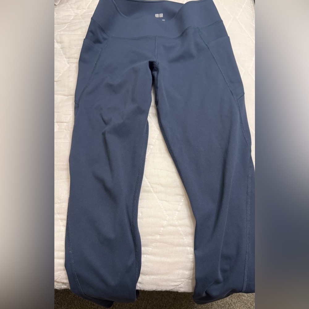 Uniqlo Women’s Navy Leggings